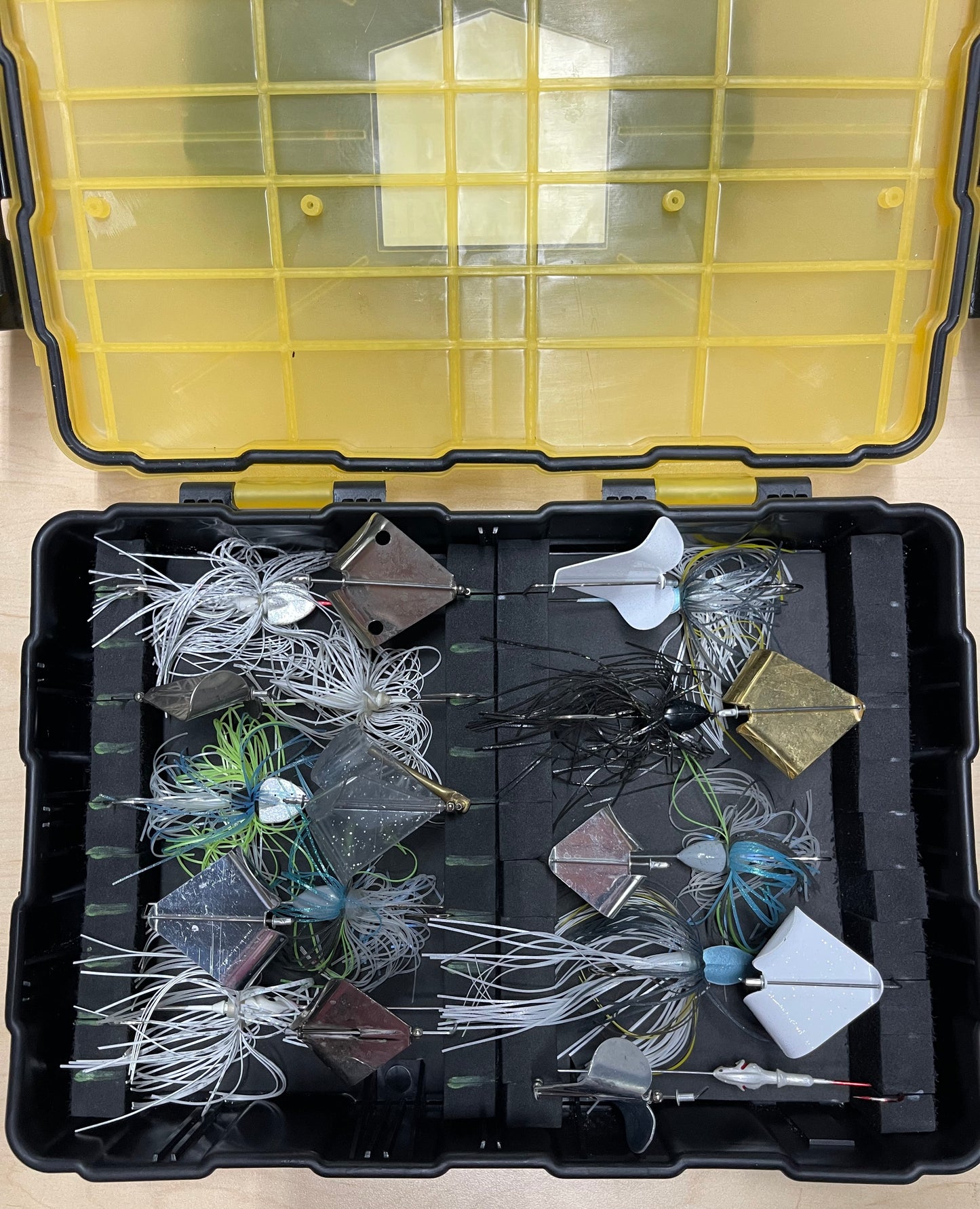 
                  
                    Buzzbait insert
                  
                